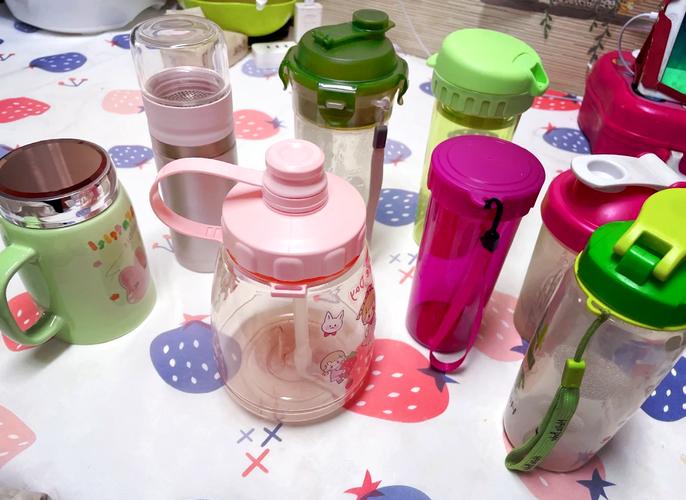 耐高溫塑料杯大揭秘 從材質(zhì)到使用的全面指南