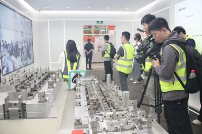 60余名央媒市媒記者探訪嘉定，聚焦“嘉定智造”人工智能應(yīng)用軟件開發(fā)新圖景